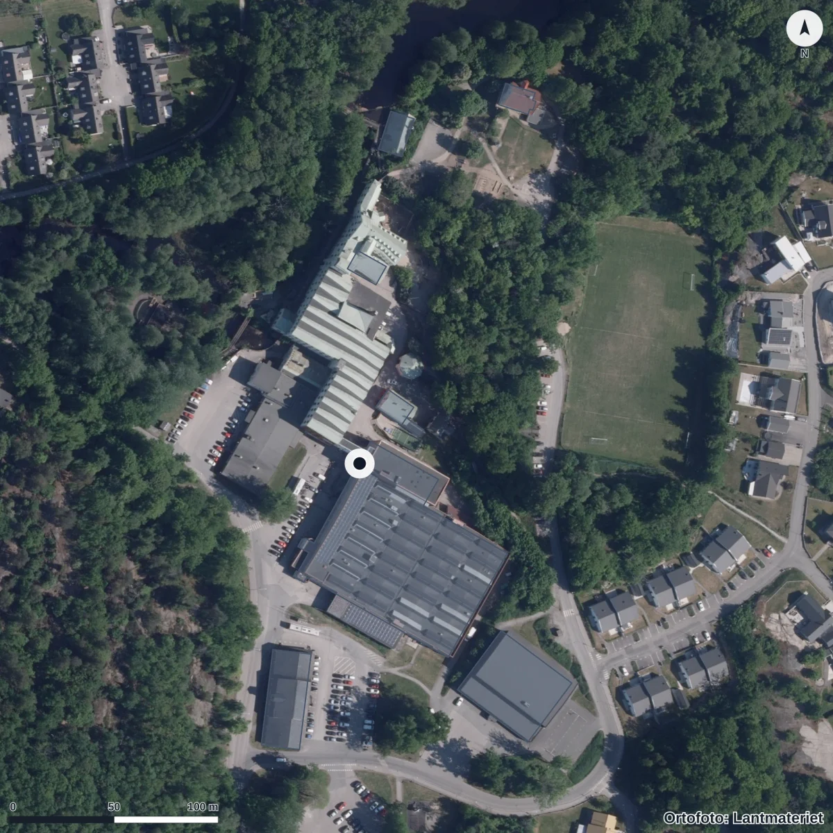Flygbild över Tegnérskolan Karlshamn, ortofoto från Lantmäteriet
