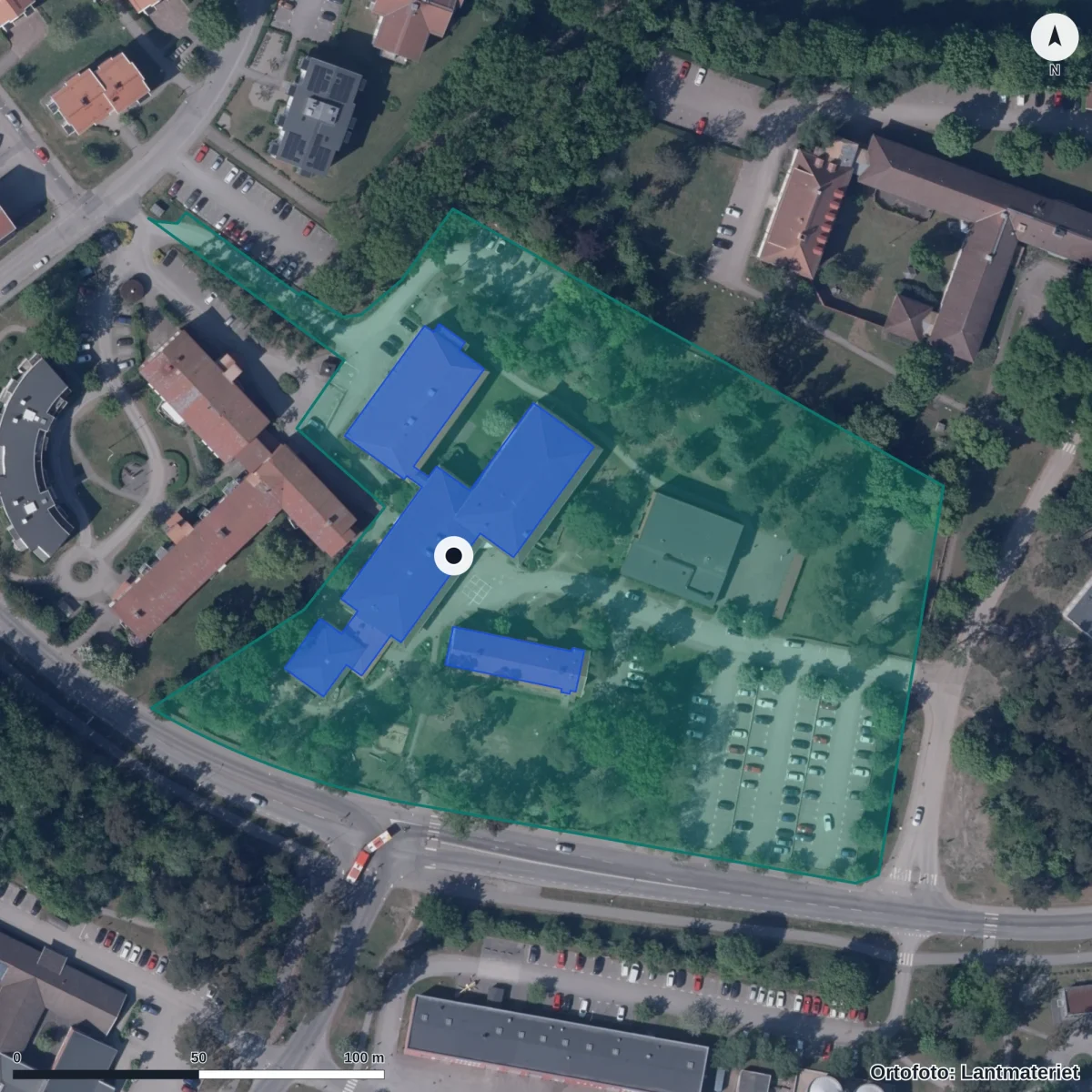 Flygbild över Kalmar waldorfskola, ortofoto från Lantmäteriet