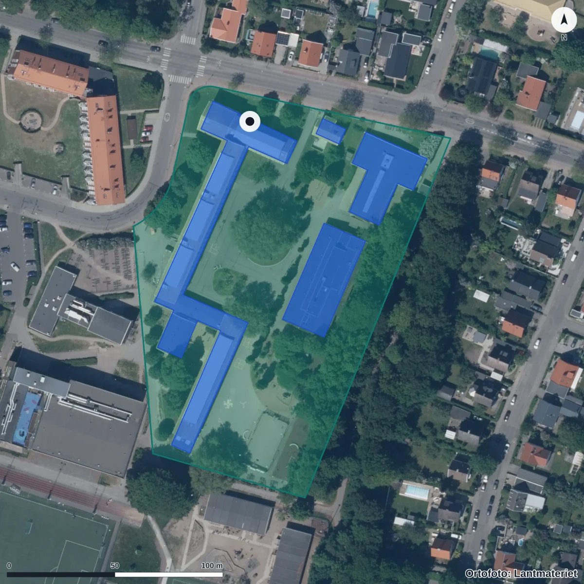 Flygbild över Bergaskolan, ortofoto från Lantmäteriet
