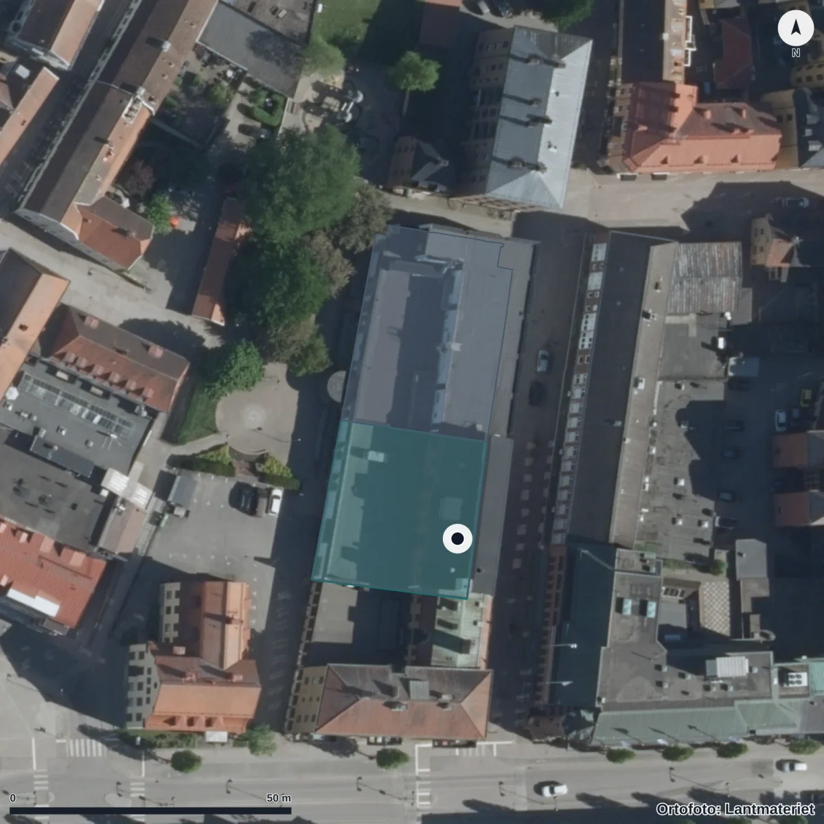 Flygbild över Olinsgymnasiet Skara, ortofoto från Lantmäteriet