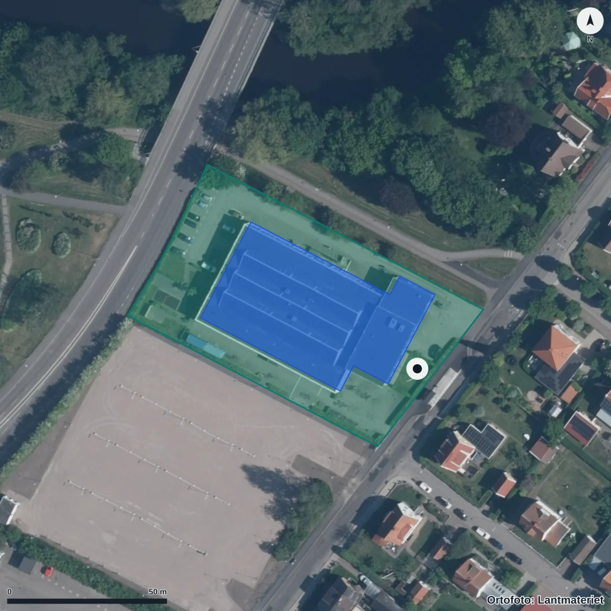Flygbild över Viktoriaskolan, ortofoto från Lantmäteriet