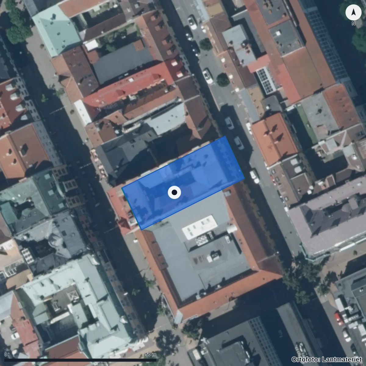 Flygbild över JENSEN gymnasium Kristianstad, ortofoto från Lantmäteriet