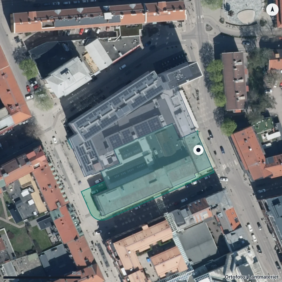 Flygbild över Affärsgymnasiet Västerås, ortofoto från Lantmäteriet