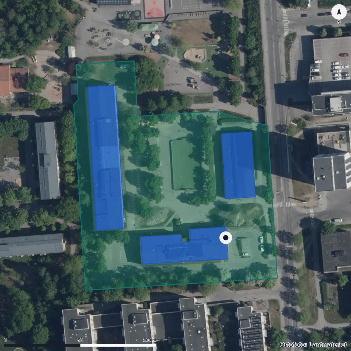Flygbild över Söderholmsskolan, ortofoto från Lantmäteriet