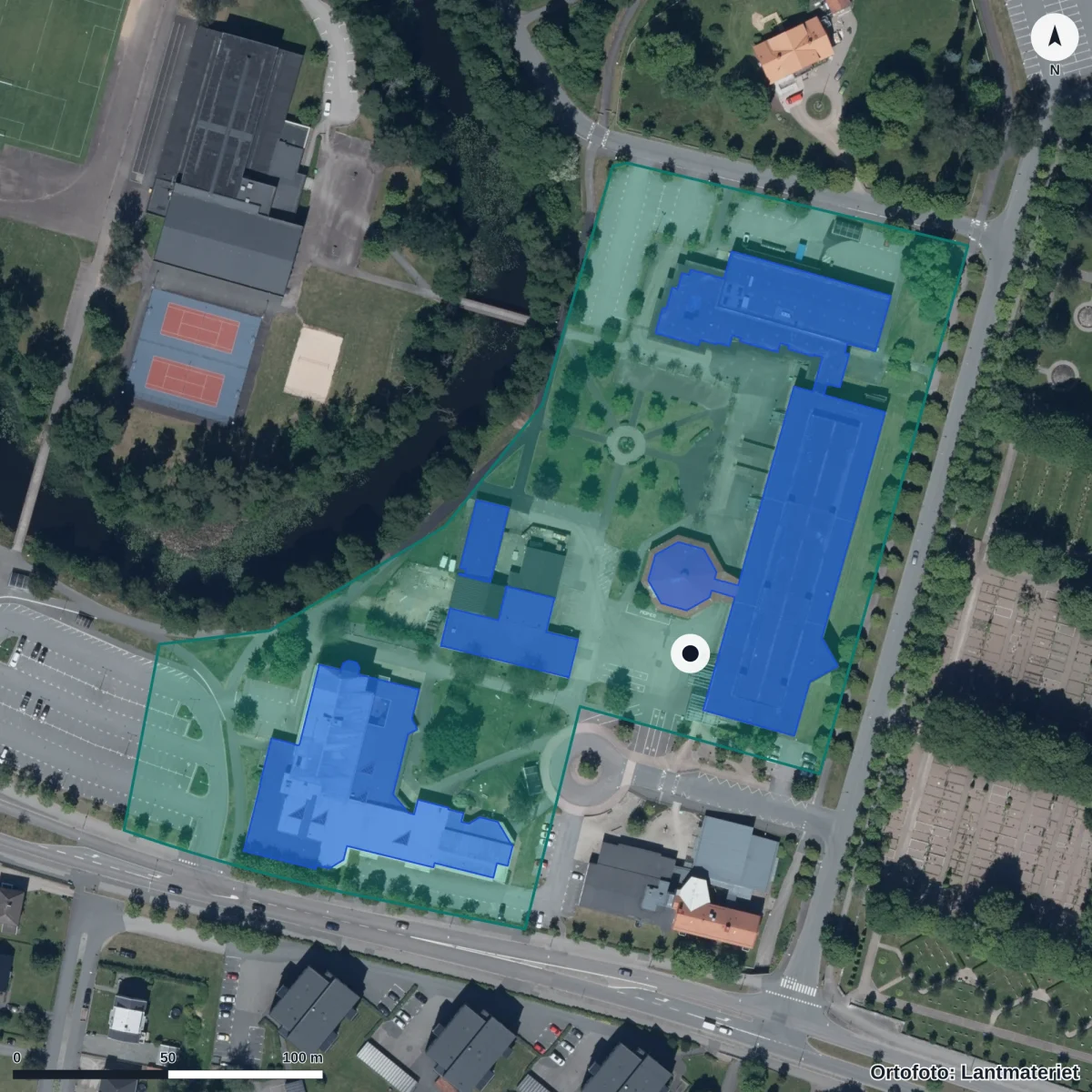 Flygbild över Finnvedens Gymnasium, ortofoto från Lantmäteriet