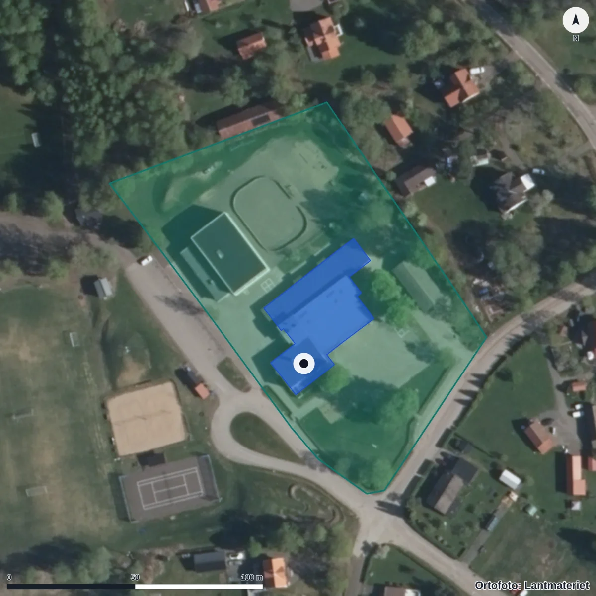 Flygbild över Svensby skola, ortofoto från Lantmäteriet