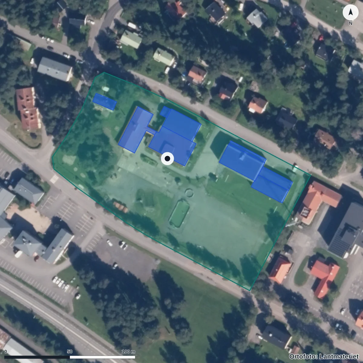 Flygbild över Racklöfska skolan, ortofoto från Lantmäteriet