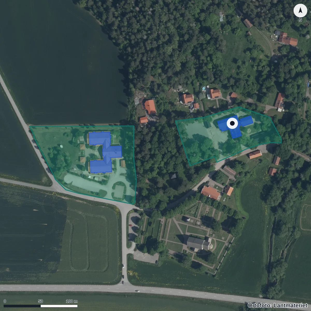 Flygbild över Funbo skola, ortofoto från Lantmäteriet
