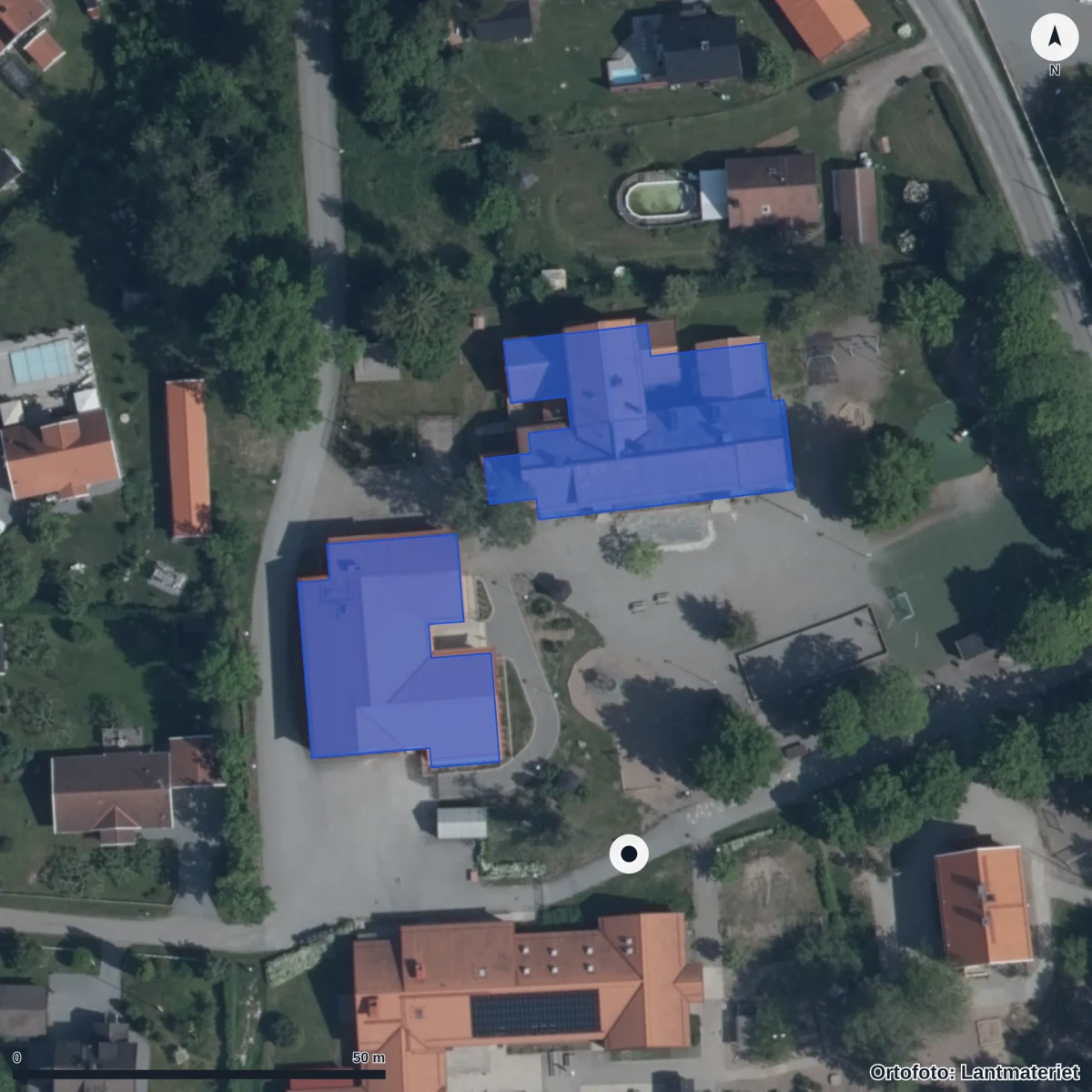 Flygbild över Odensala skola, ortofoto från Lantmäteriet