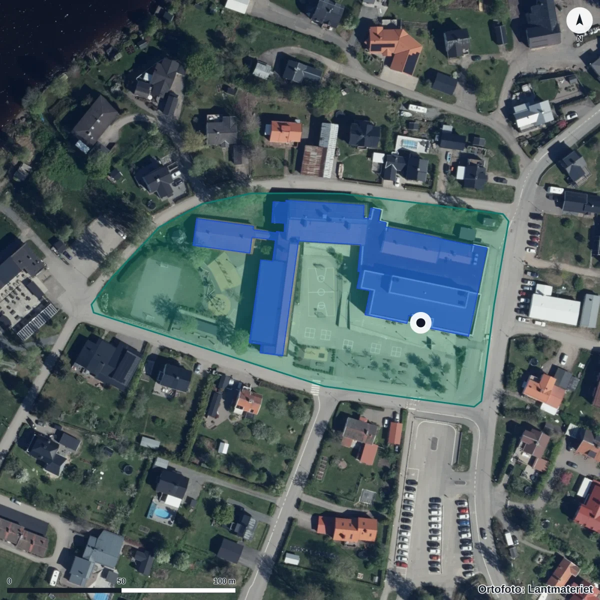 Flygbild över Perslundaskolan, ortofoto från Lantmäteriet