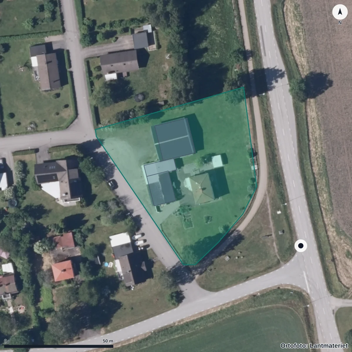 Flygbild över Tävelsås skola, ortofoto från Lantmäteriet