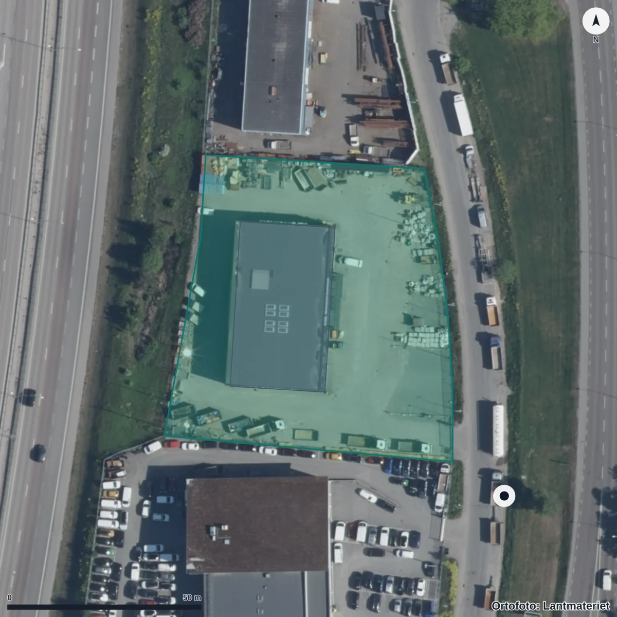 Flygbild över Väsby Nya Gymnasium, ortofoto från Lantmäteriet