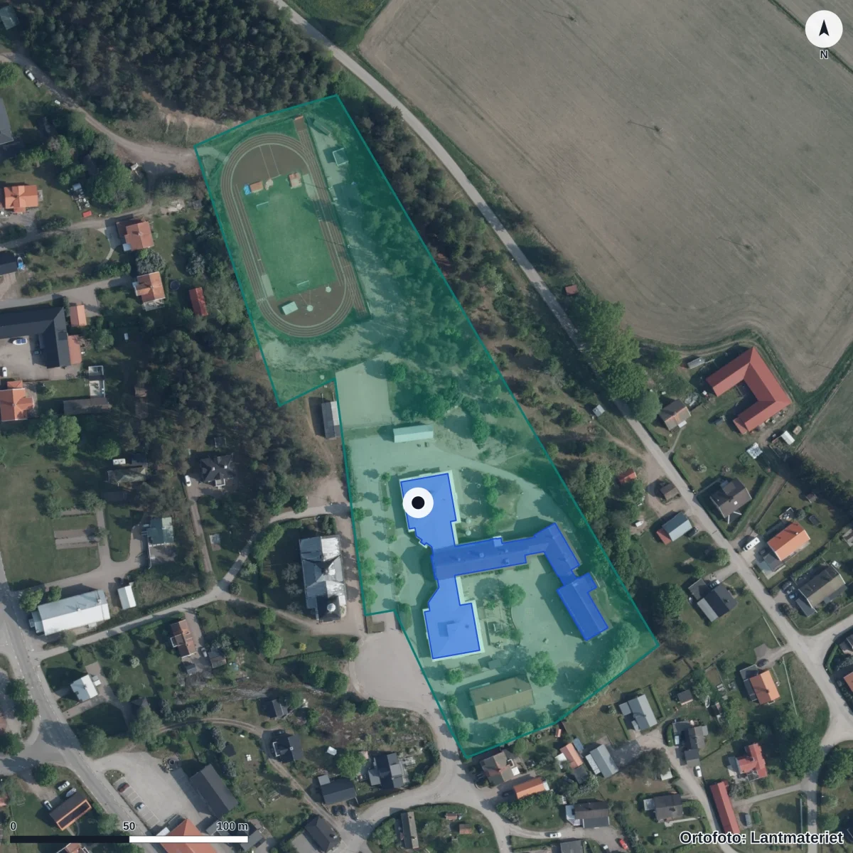 Flygbild över Hedesunda skola, ortofoto från Lantmäteriet