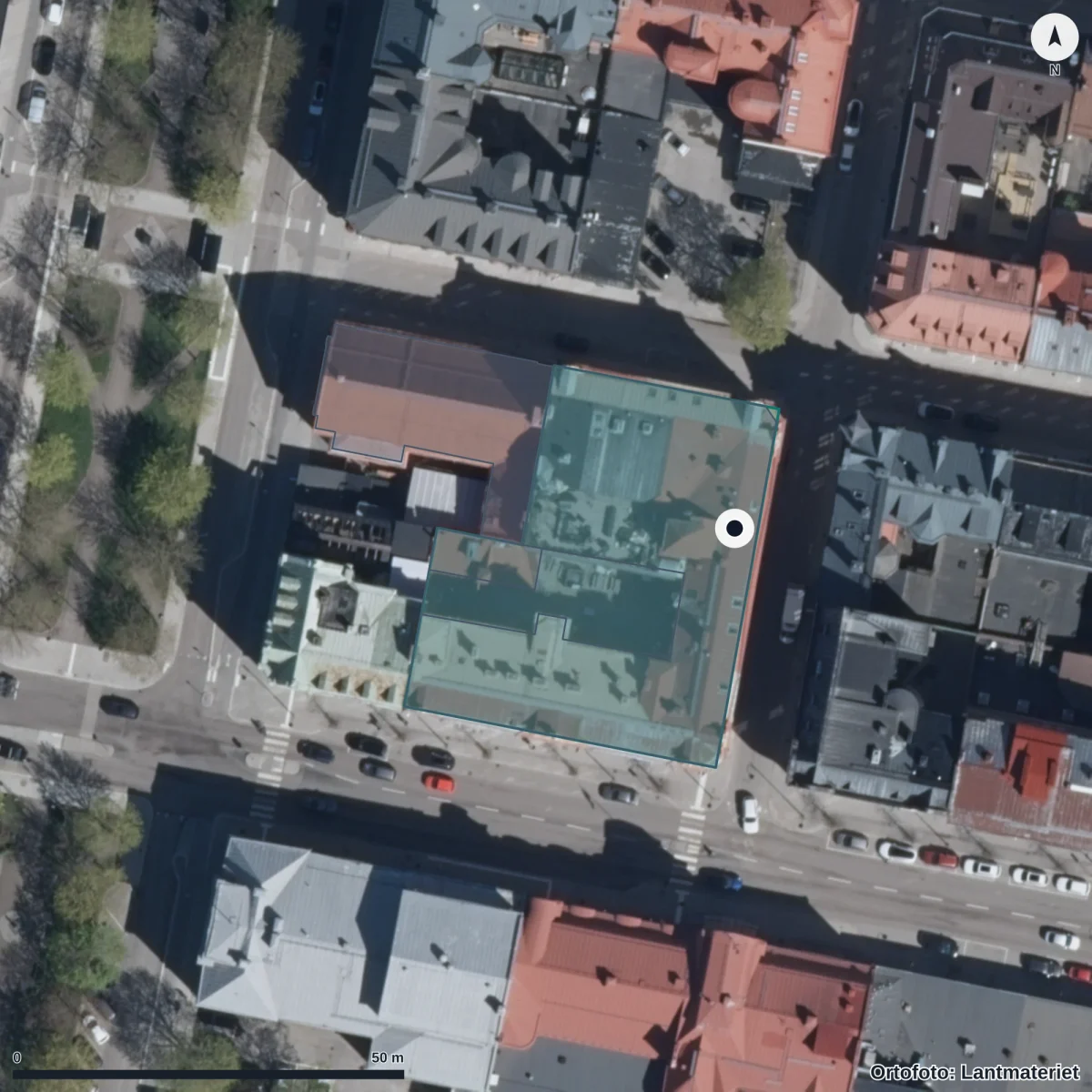 Flygbild över KLARA Teoretiska Gymnasium Sundsvall, ortofoto från Lantmäteriet