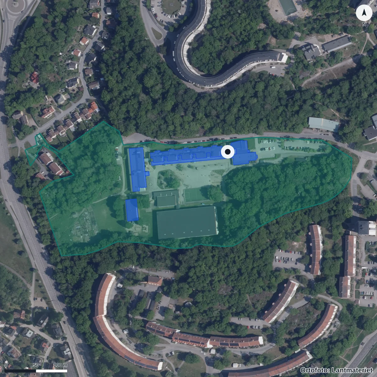 Flygbild över Sunnadalskolan, ortofoto från Lantmäteriet