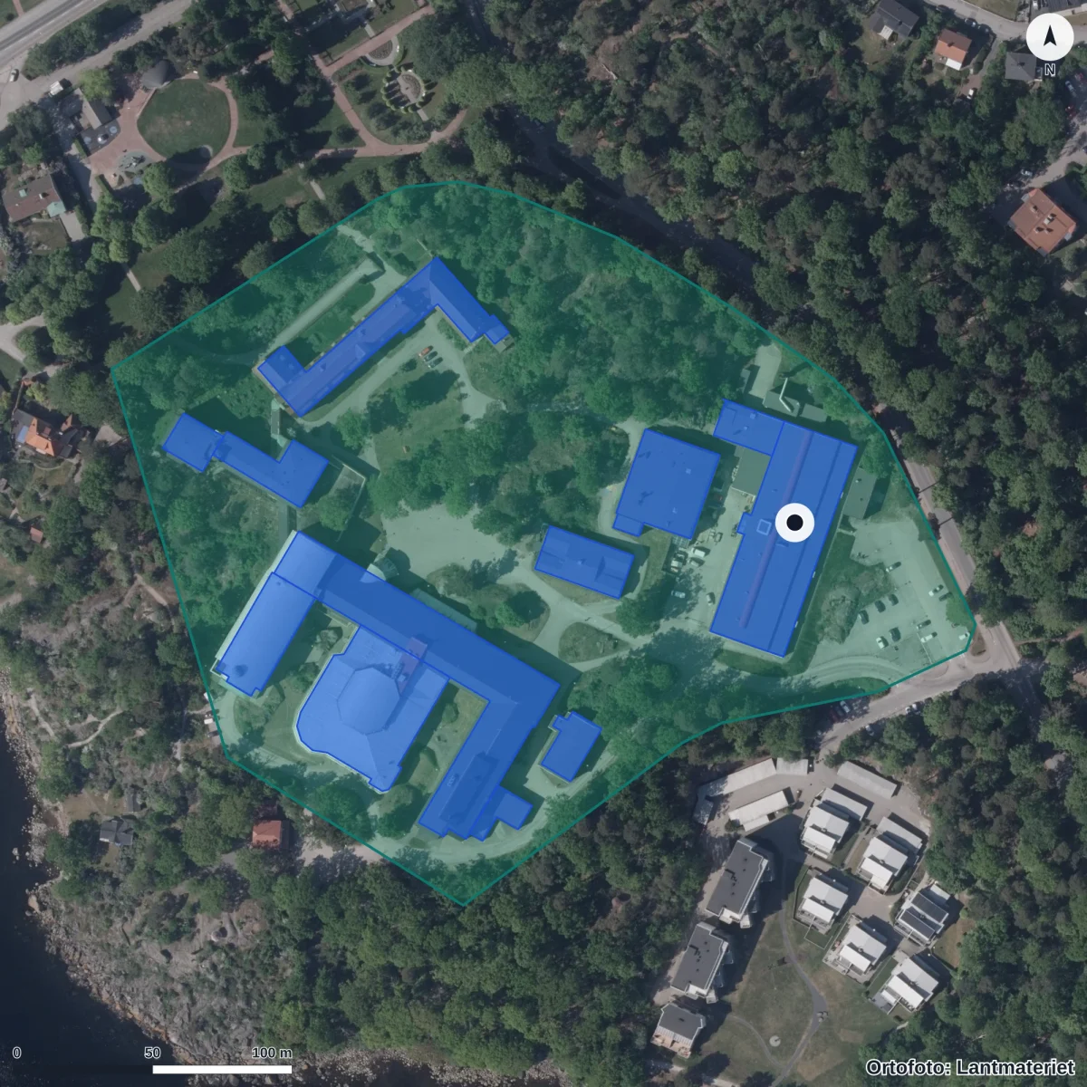 Flygbild över Vägga gymnasieskola, ortofoto från Lantmäteriet