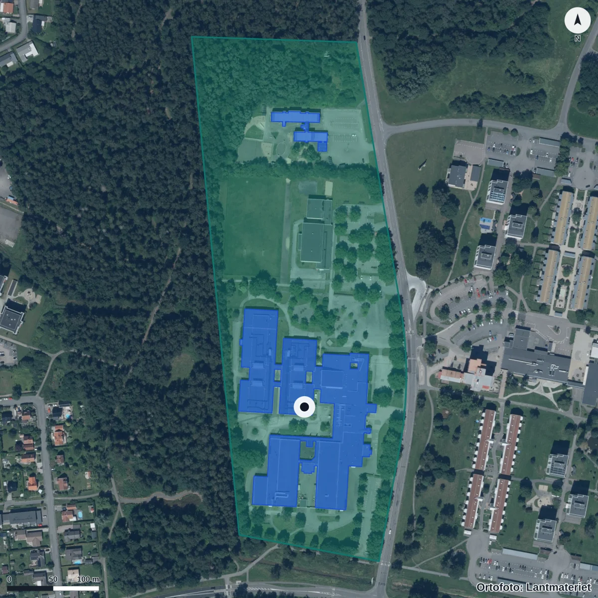 Flygbild över Österänggymnasiet, ortofoto från Lantmäteriet