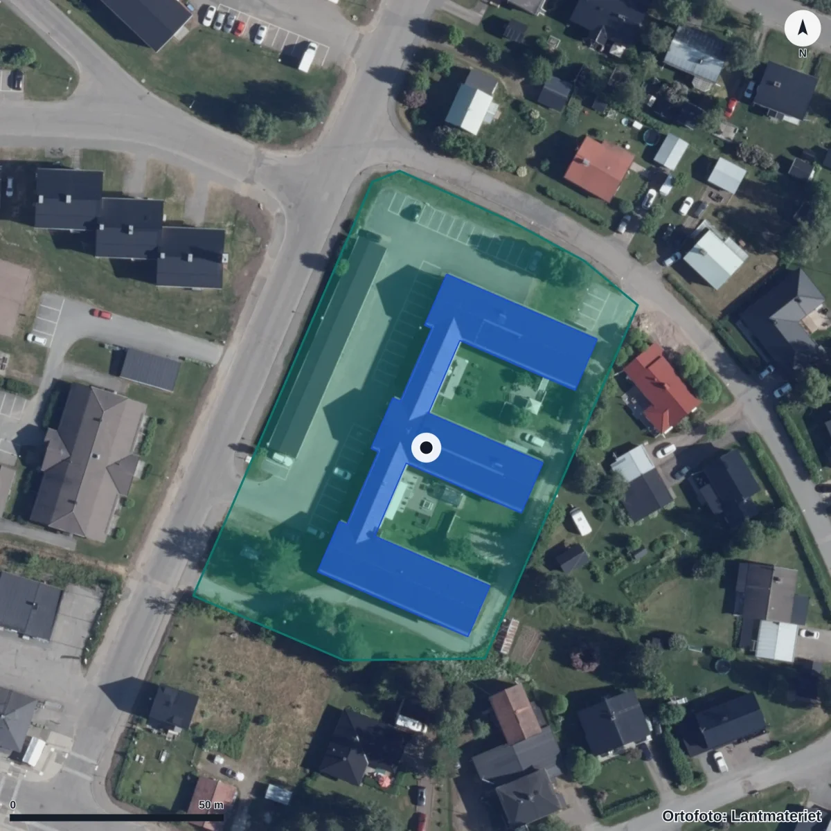 Flygbild över Lapplands Lärcentra Pajala, ortofoto från Lantmäteriet