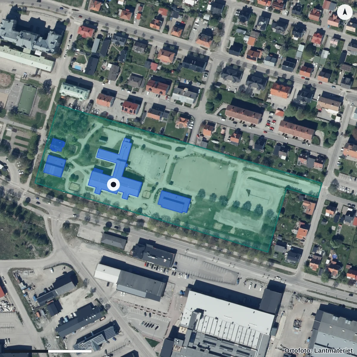 Flygbild över Hudiksvalls resursskola, ortofoto från Lantmäteriet