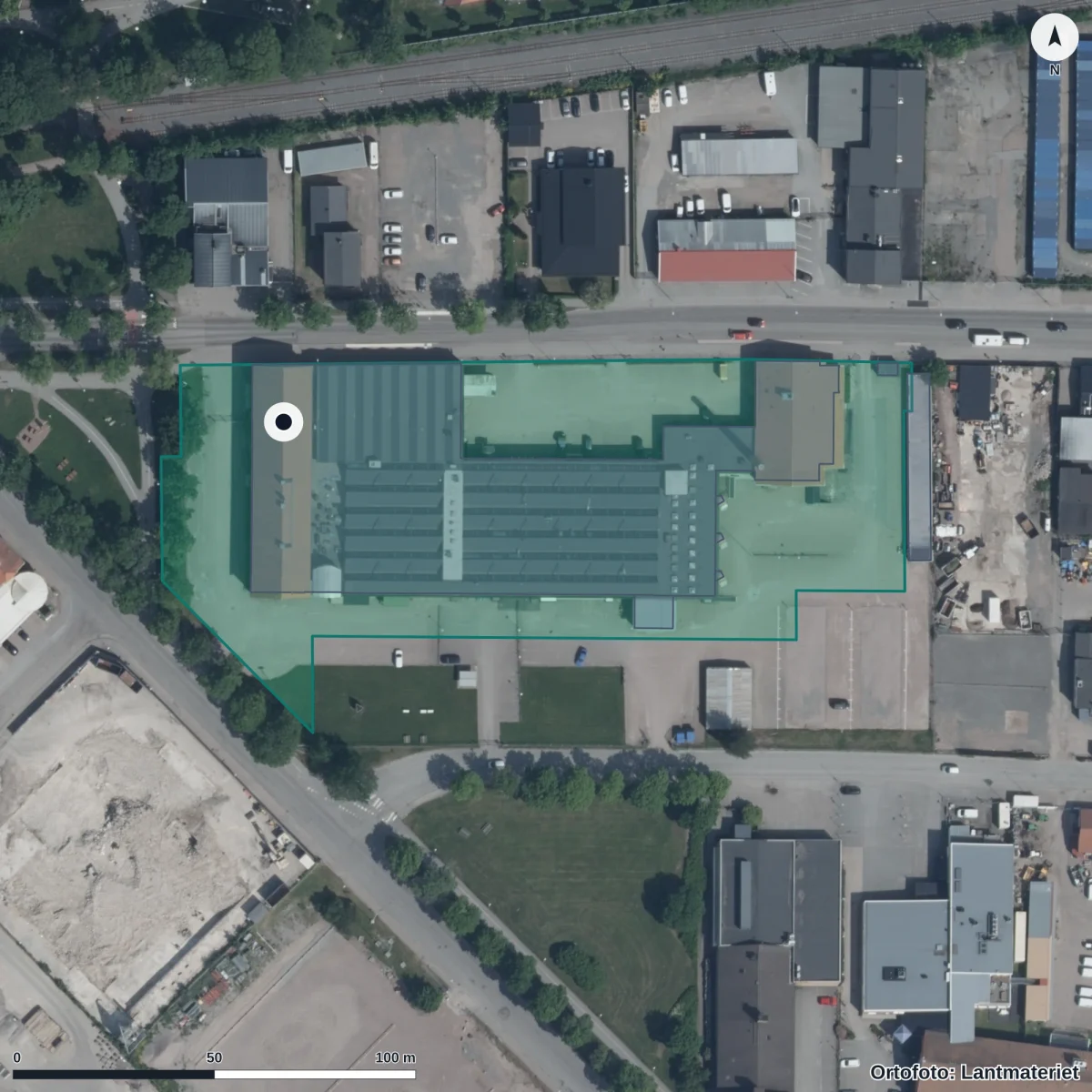 Flygbild över Cultus gymnasium, ortofoto från Lantmäteriet
