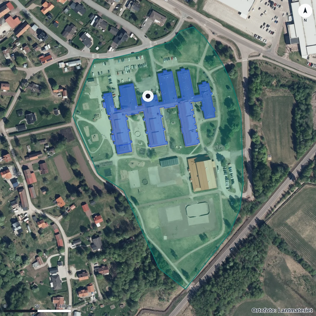 Flygbild över Noretskolan F-6, ortofoto från Lantmäteriet