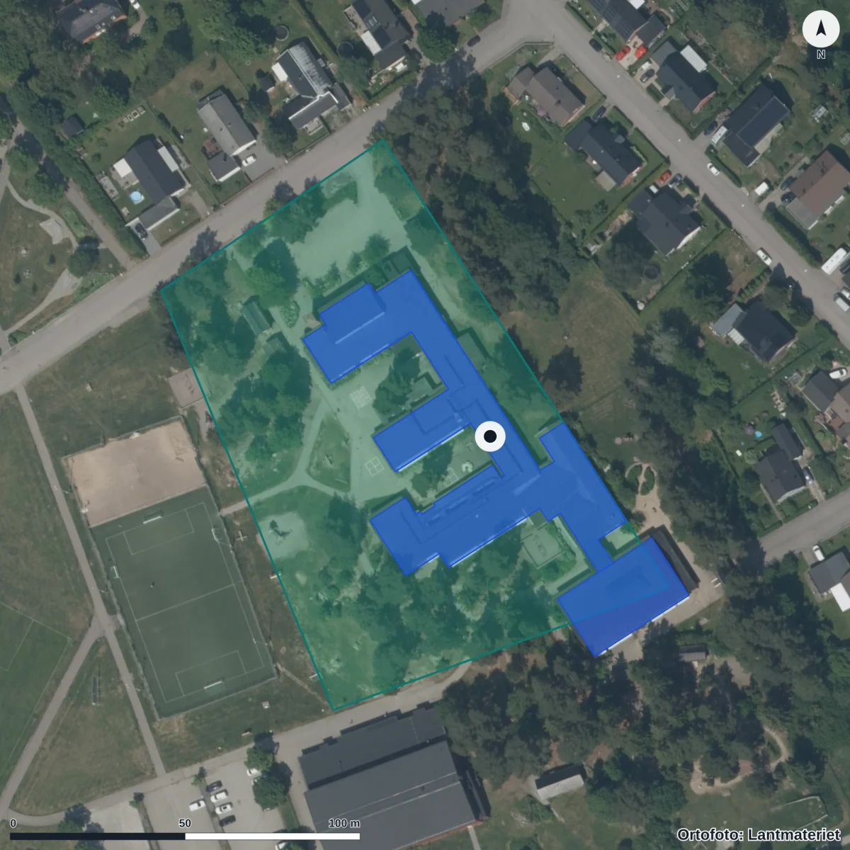 Flygbild över Lillkyrkaskolan, ortofoto från Lantmäteriet