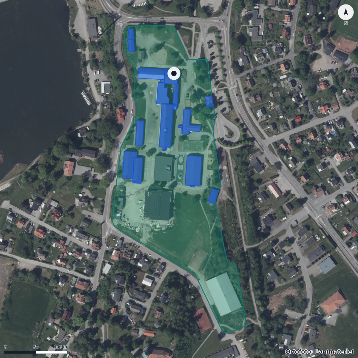 Flygbild över Fuxernaskolan, ortofoto från Lantmäteriet