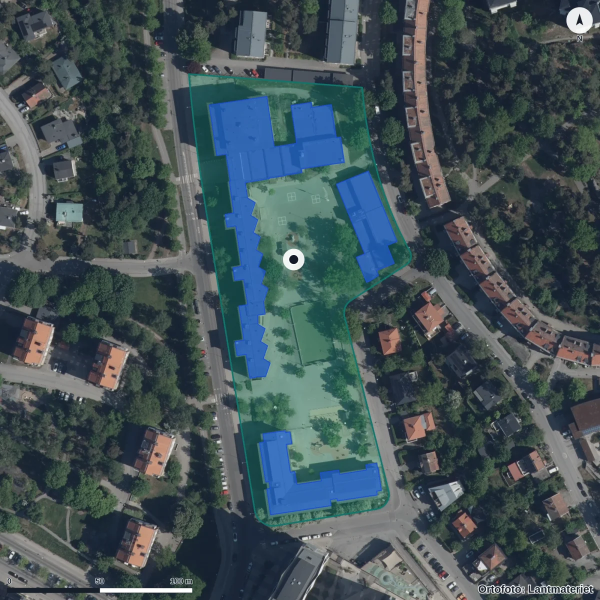 Flygbild över Ängskolan, ortofoto från Lantmäteriet