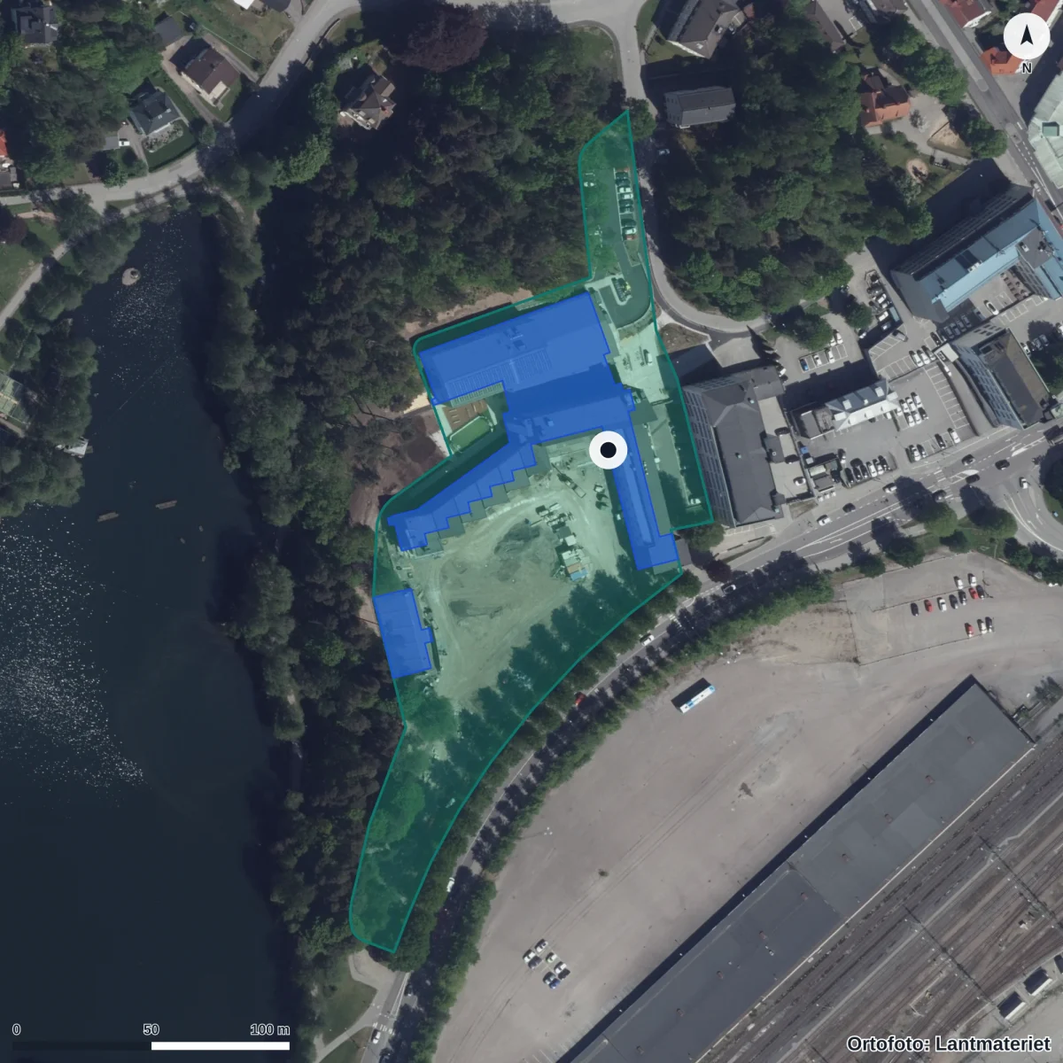 Flygbild över Särlaskolan, ortofoto från Lantmäteriet