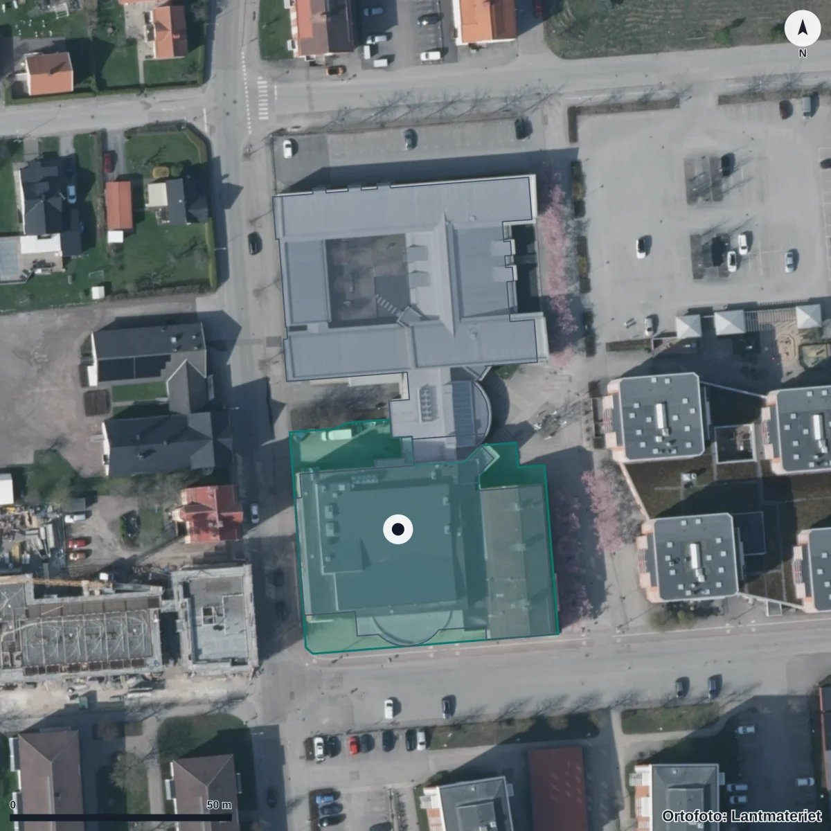 Flygbild över Kumla gymnasium, ortofoto från Lantmäteriet