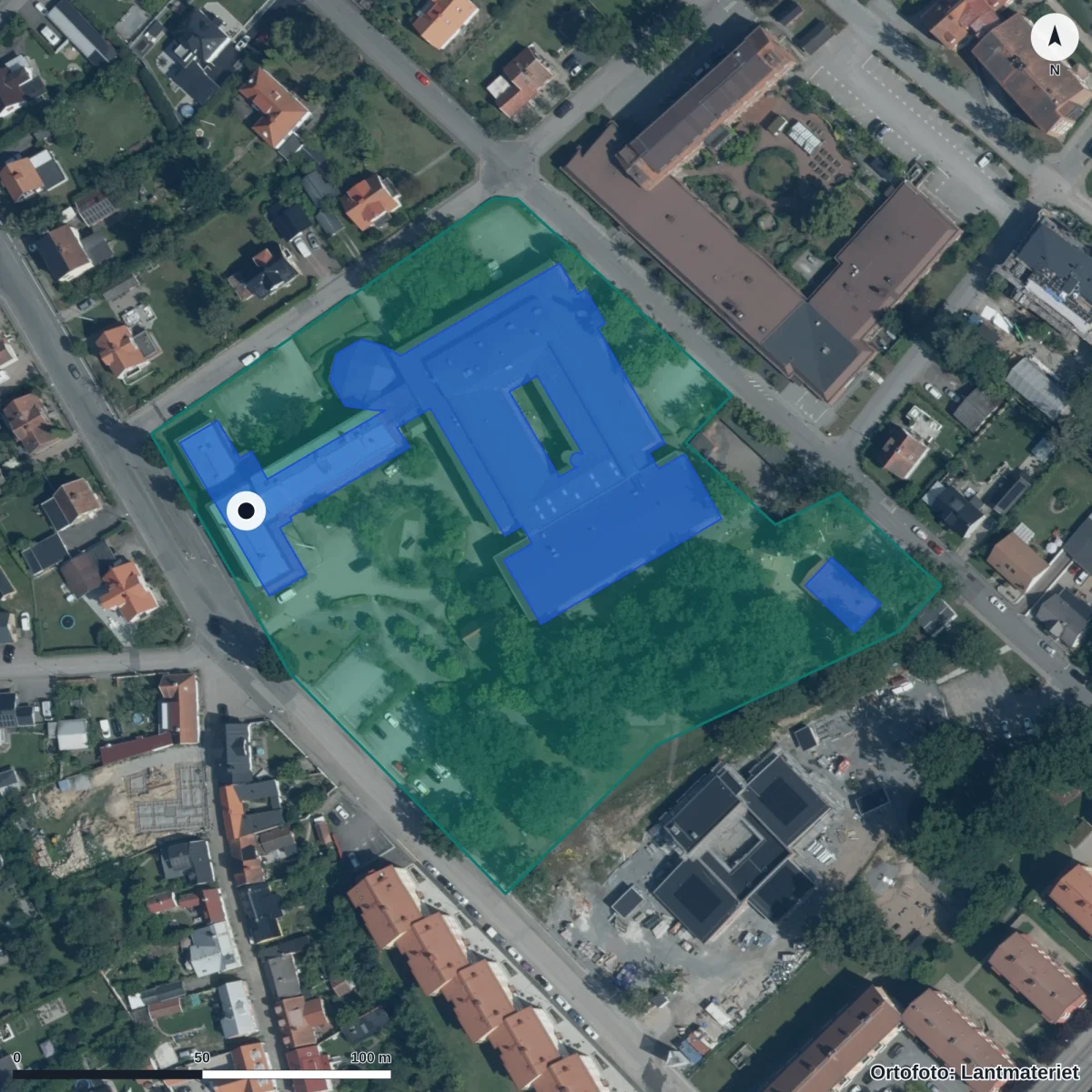 Flygbild över Furulundsgymnasiet, ortofoto från Lantmäteriet
