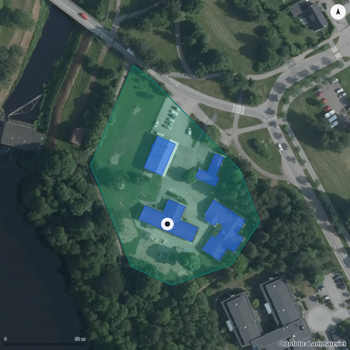 Flygbild över Frennarps byskola, ortofoto från Lantmäteriet