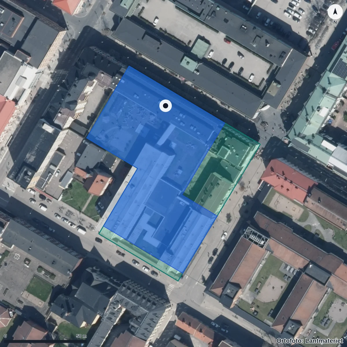 Flygbild över Grillska Gymnasiet Eskilstuna, ortofoto från Lantmäteriet
