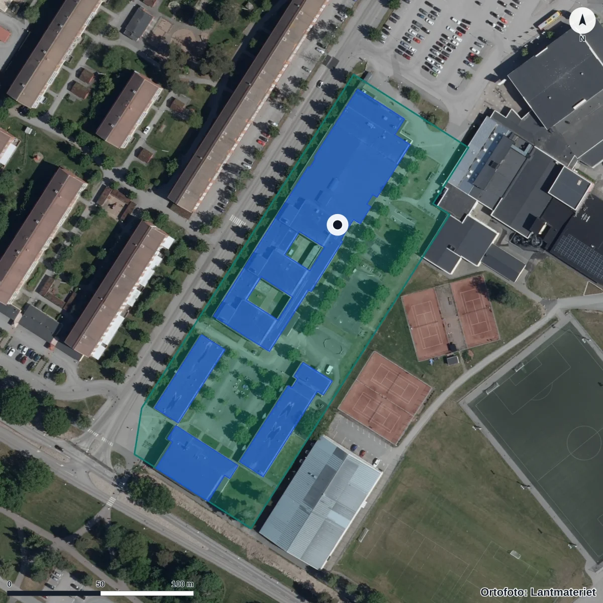 Flygbild över Ludvigsborgs anpassade grundskola, ortofoto från Lantmäteriet
