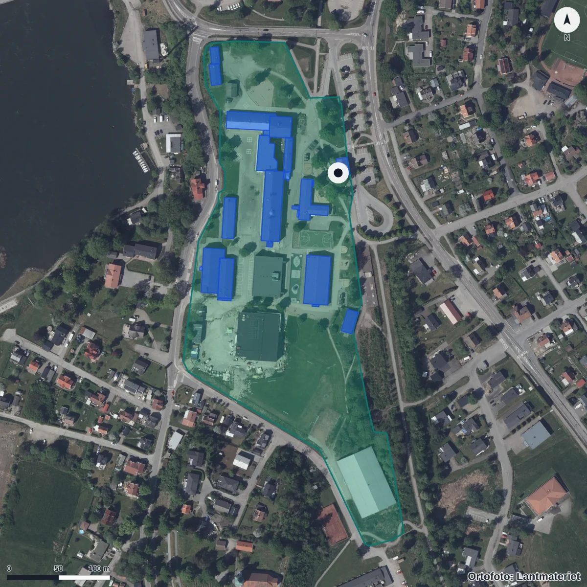 Flygbild över Fuxernaskolan, ortofoto från Lantmäteriet