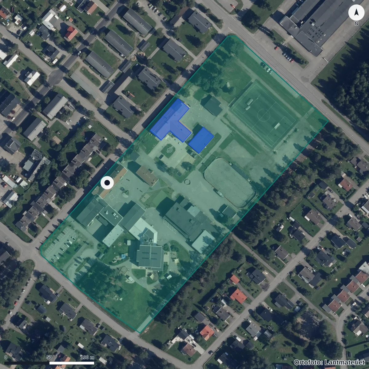 Flygbild över Byskeskolan, ortofoto från Lantmäteriet