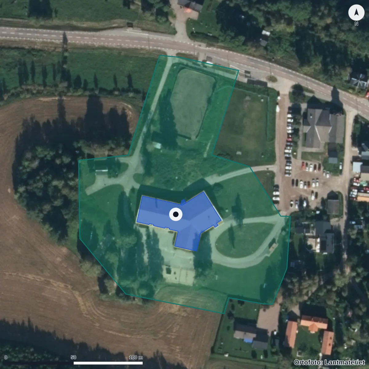 Flygbild över Alftaskolan, ortofoto från Lantmäteriet