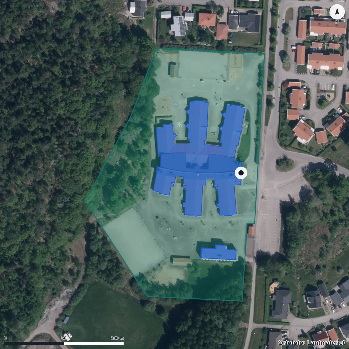 Flygbild över Paradisskolan, ortofoto från Lantmäteriet