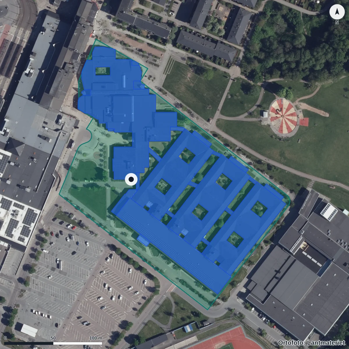 Flygbild över Angeredsgymnasiet, ortofoto från Lantmäteriet