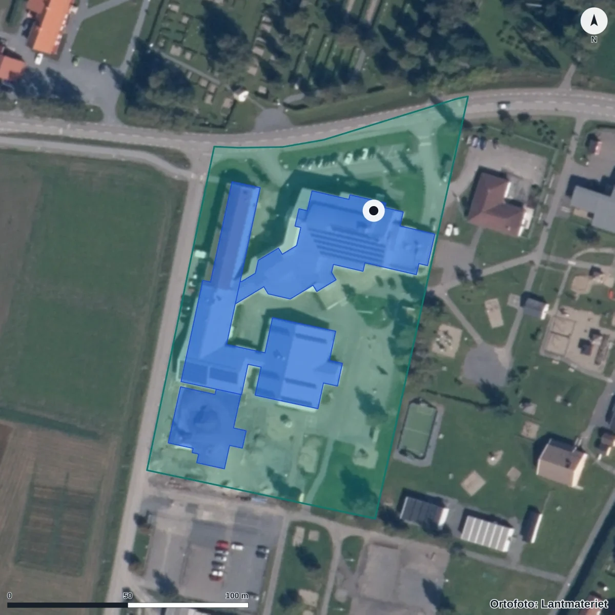 Flygbild över Ås skola, ortofoto från Lantmäteriet