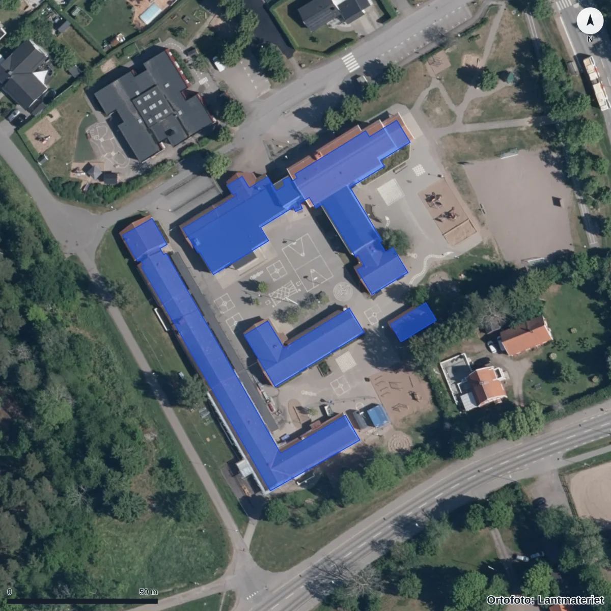 Flygbild över Resursskolorna, ortofoto från Lantmäteriet