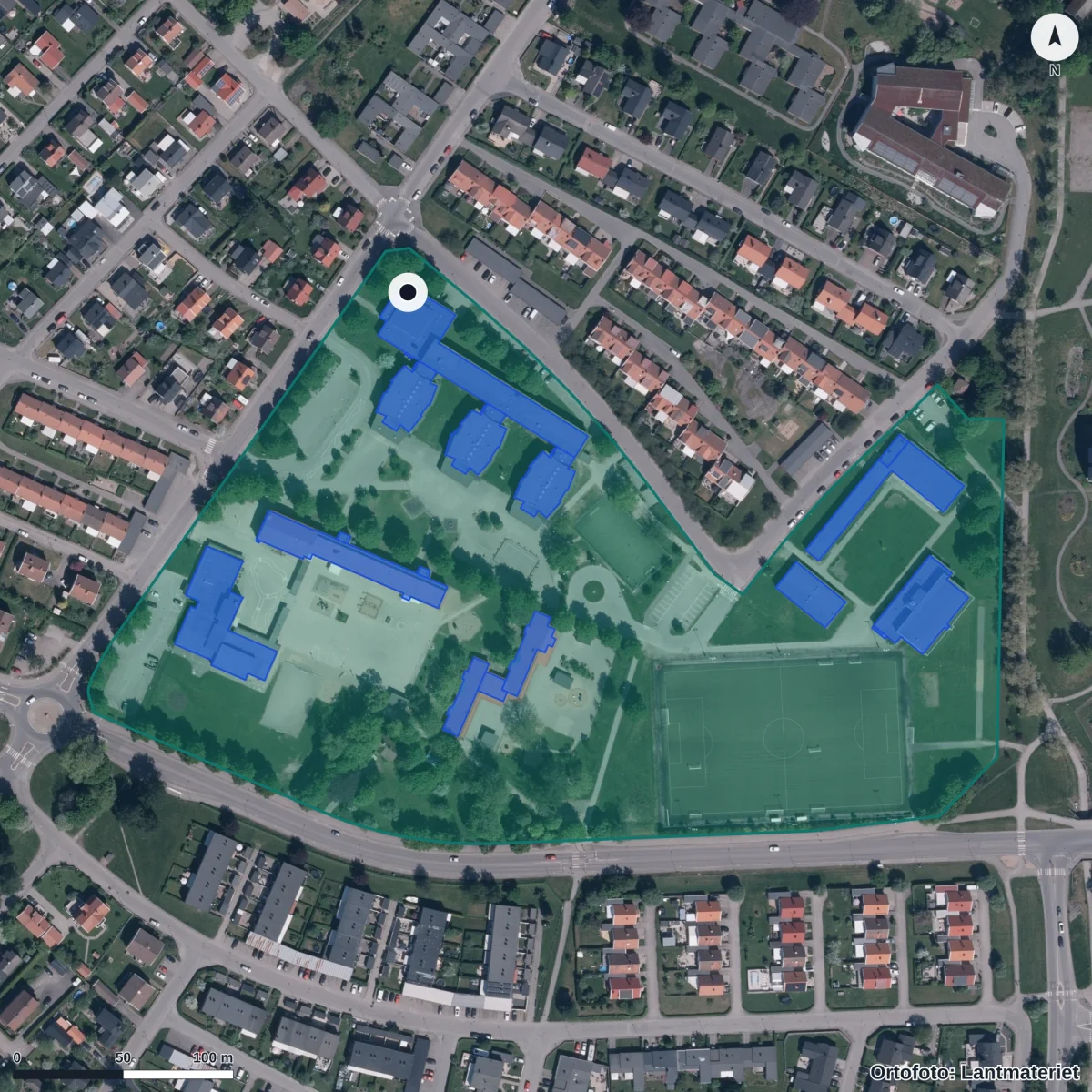 Flygbild över Lyrfågelskolan, ortofoto från Lantmäteriet