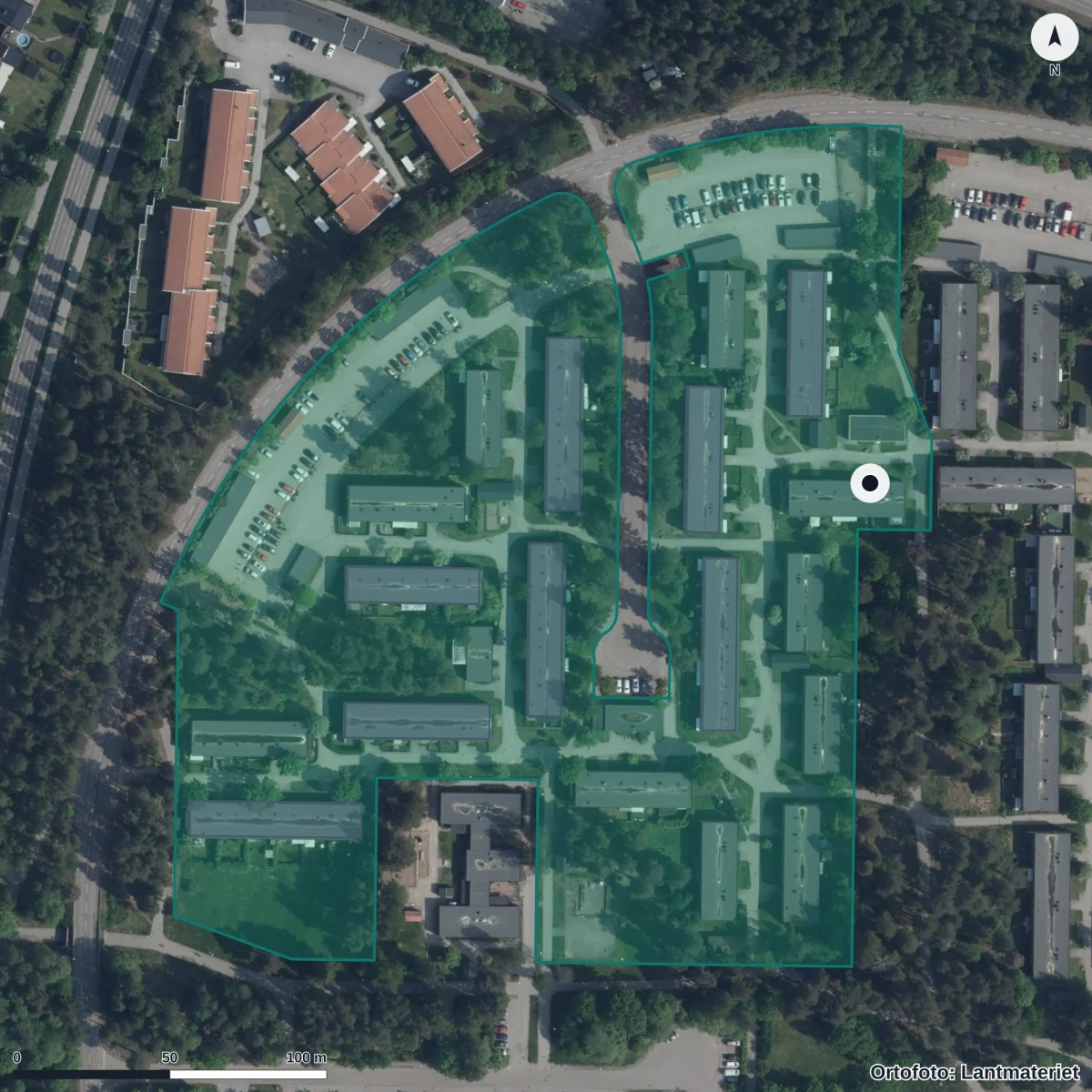 Flygbild över Folkuniversitetet, ortofoto från Lantmäteriet