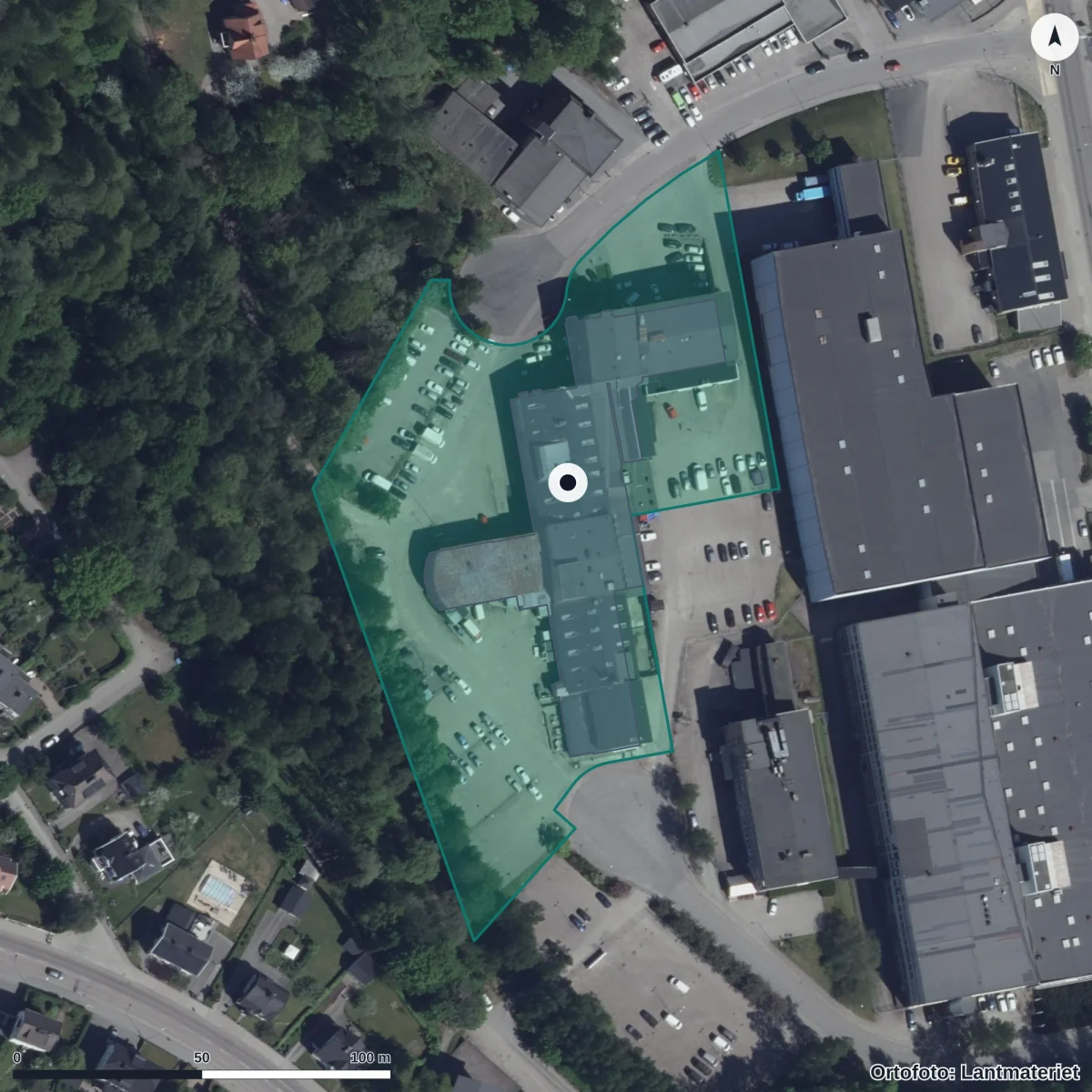 Flygbild över Praktiska Gymnasiet Borås, ortofoto från Lantmäteriet