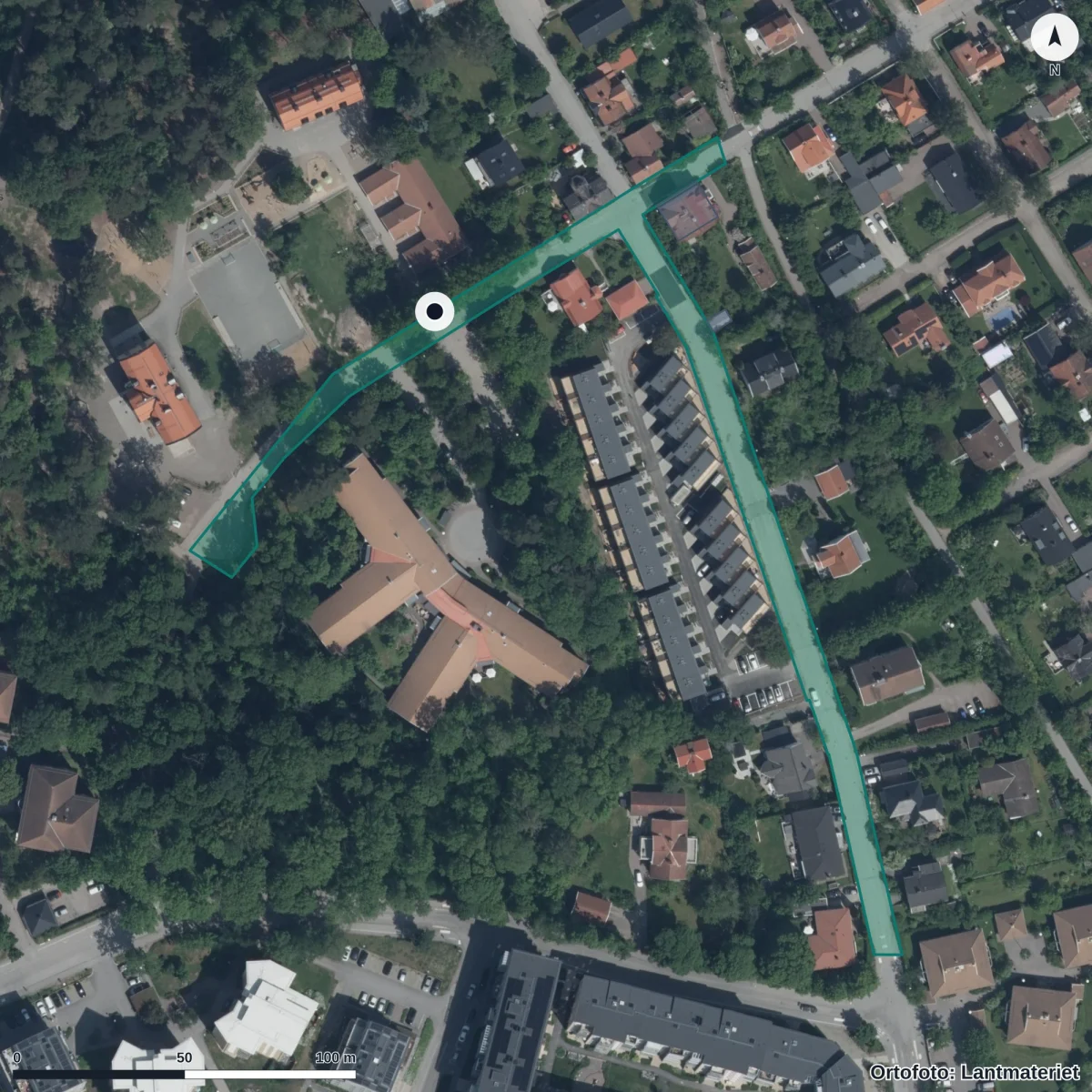 Flygbild över Eriksskolan, ortofoto från Lantmäteriet