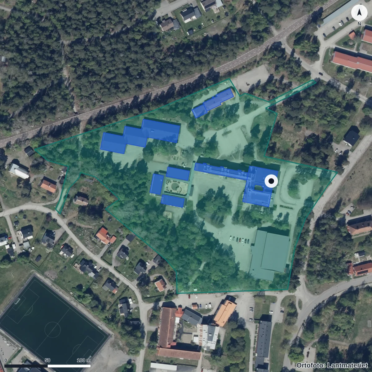Flygbild över Stenbergaskolan, ortofoto från Lantmäteriet