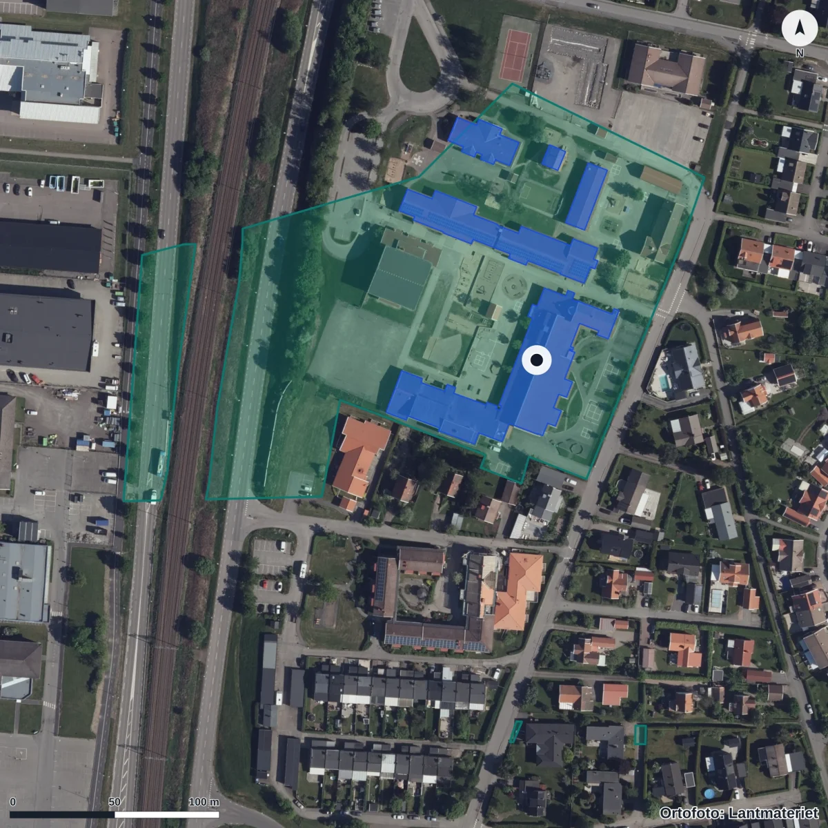 Flygbild över Hedeskolan, ortofoto från Lantmäteriet