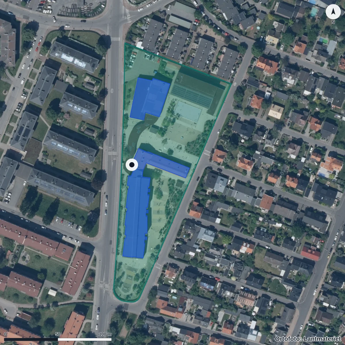 Flygbild över Geijerskolan, ortofoto från Lantmäteriet
