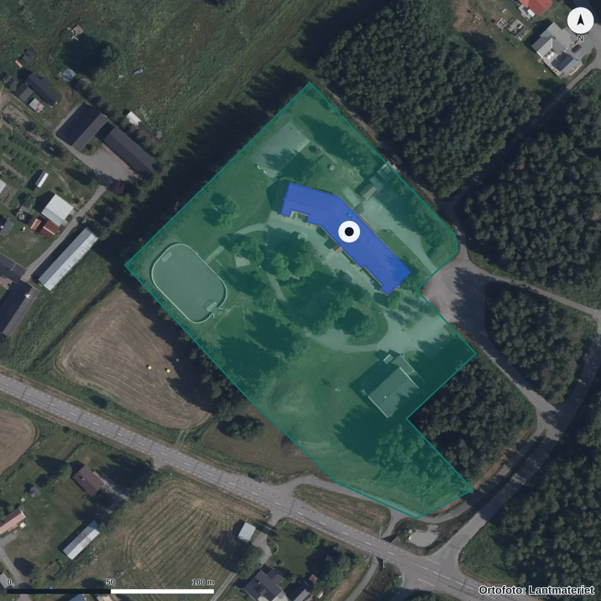 Flygbild över Måttsundsskolan, ortofoto från Lantmäteriet