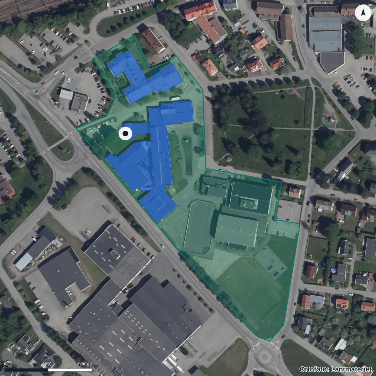 Flygbild över Altorpskolan Anpassad Grundskola, ortofoto från Lantmäteriet